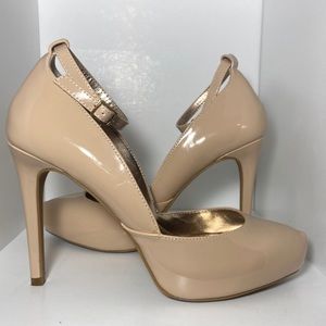 Steve Madden Creamy Tan Ankle Strap stiletto heels size 7.5